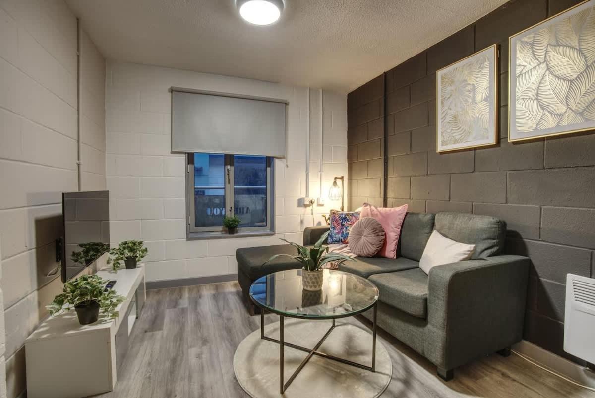 1Br City Centre Apt, Self Check In, Wifi, By Derbnb Шеффілд Екстер'єр фото